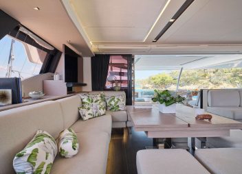 luxury yacht charter Kimata dining