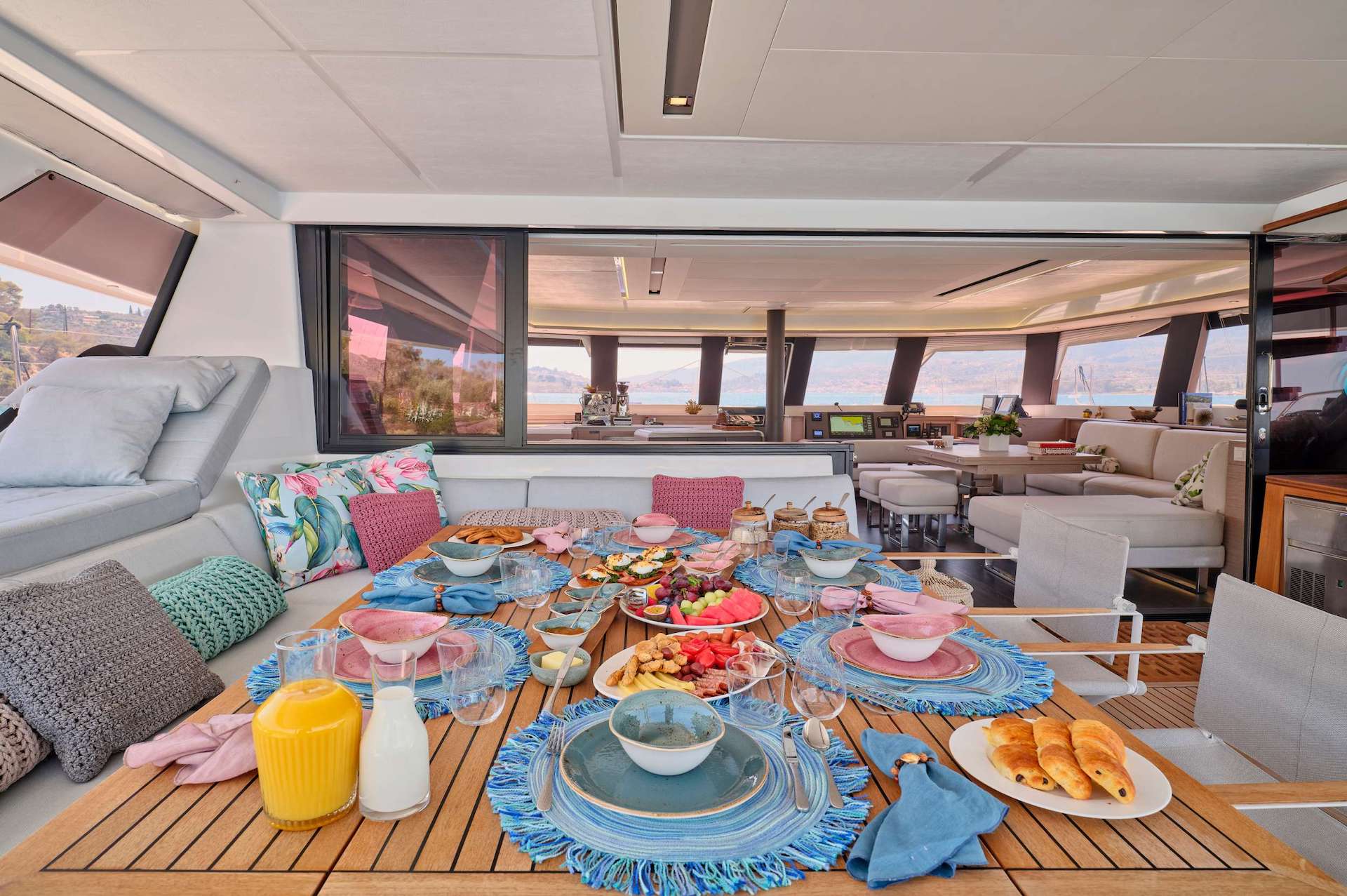 luxury yacht Kimata al fresco dining