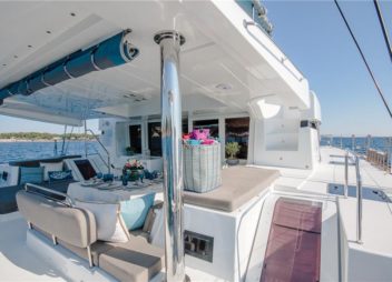 luxury_charter_catamaran_lucky_clover_aft_deck2