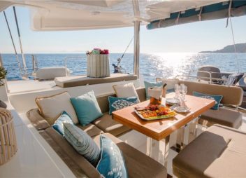 luxury_charter_catamaran_lucky_clover_aft_deck3