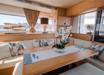 luxury_charter_catamaran_lucky_clover_saloon2