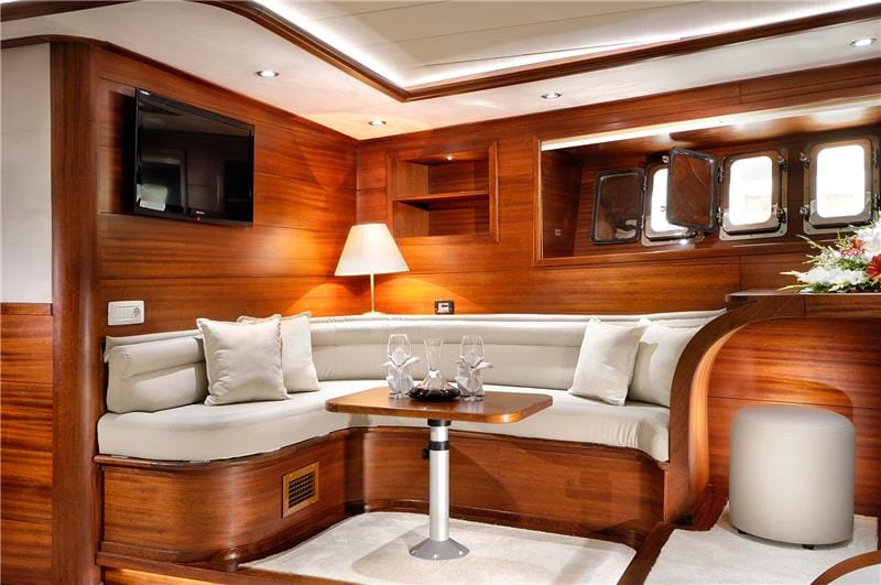 Master cabin sailing yacht Alessandro