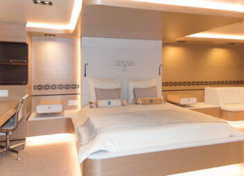 Master cabin yacht Aiaxaia