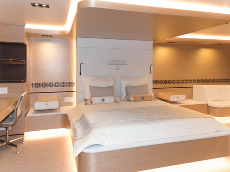 Master cabin yacht Aiaxaia