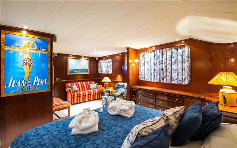 Master cabin yacht Star Of The Sea