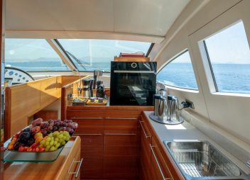 motor yacht charter George V galley