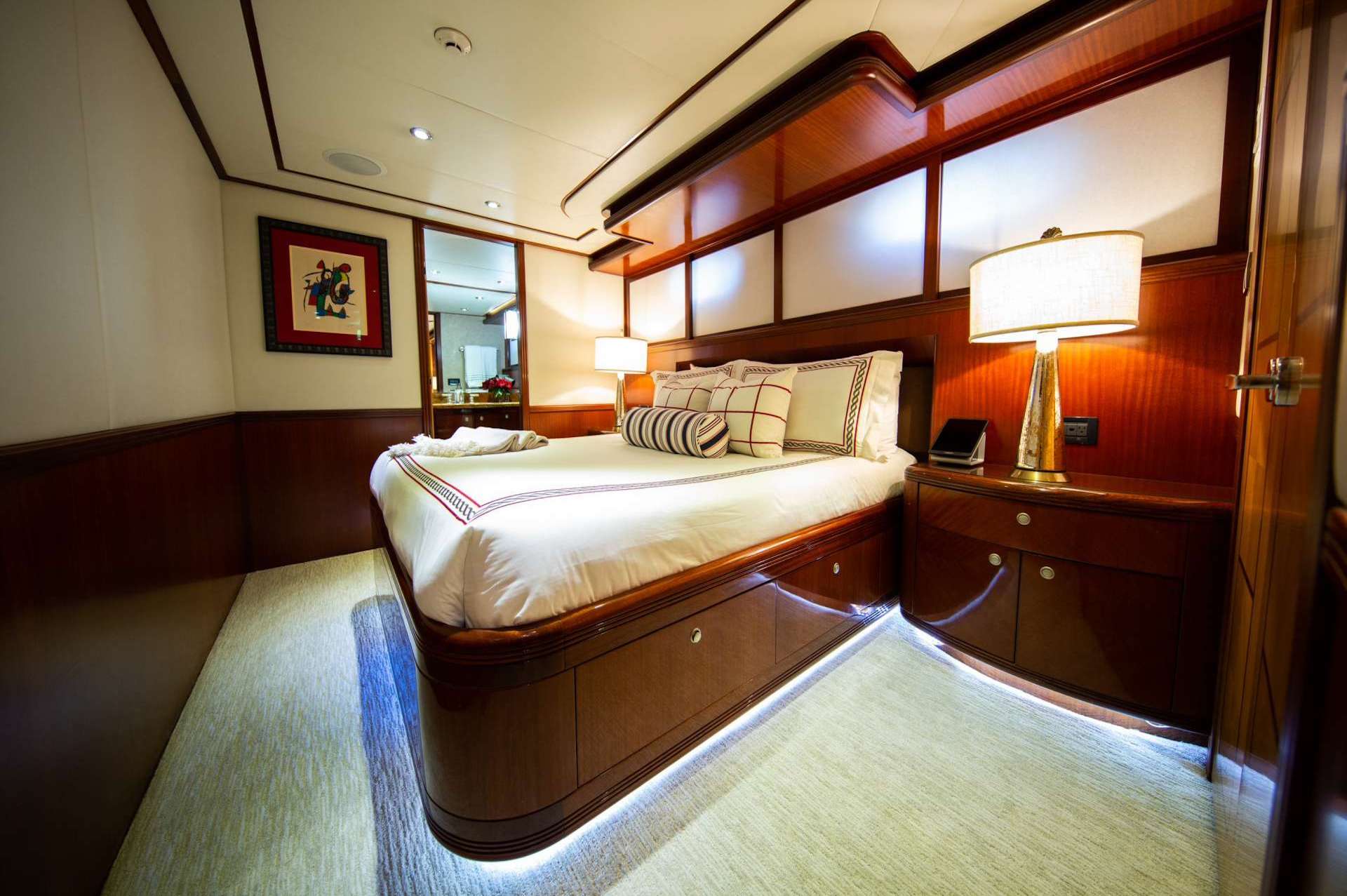 motor yacht charter Just Enough cabin