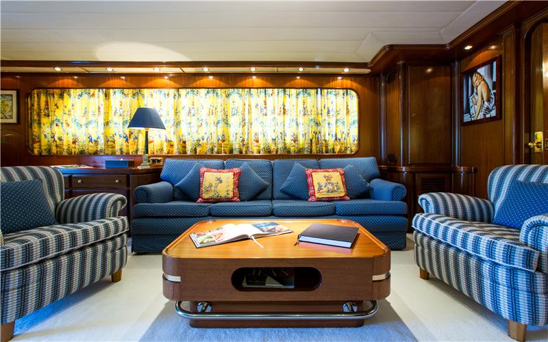 Motor Yacht Star Of The Sea salon