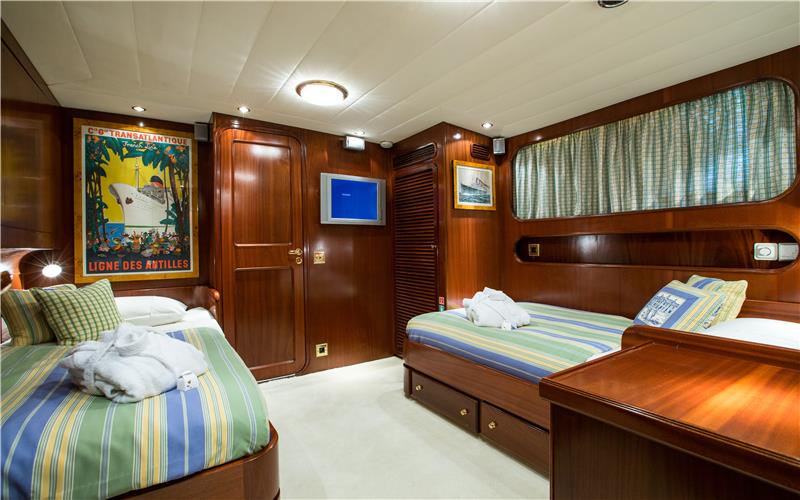 Motor Yacht Star Of The Sea twin cabin