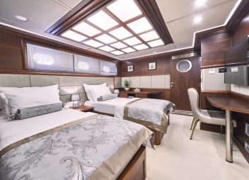 private yacht charter Lady Gita twin cabin