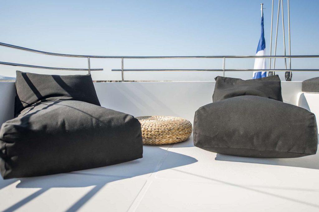 relax yacht charter Boom