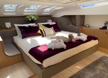 Sailing catamaran NAMASTE master bedroom