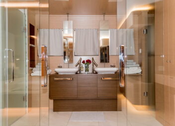 Sailing yacht Aiaxaia master bathroom