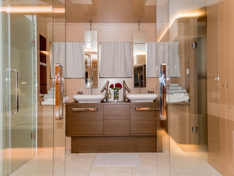 Sailing yacht Aiaxaia master bathroom