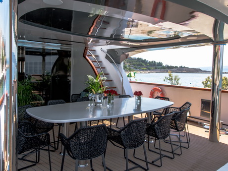 Sailing Yacht Aiaxaia outdoor dining