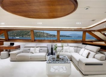 Sailing yacht Alessandro saloon