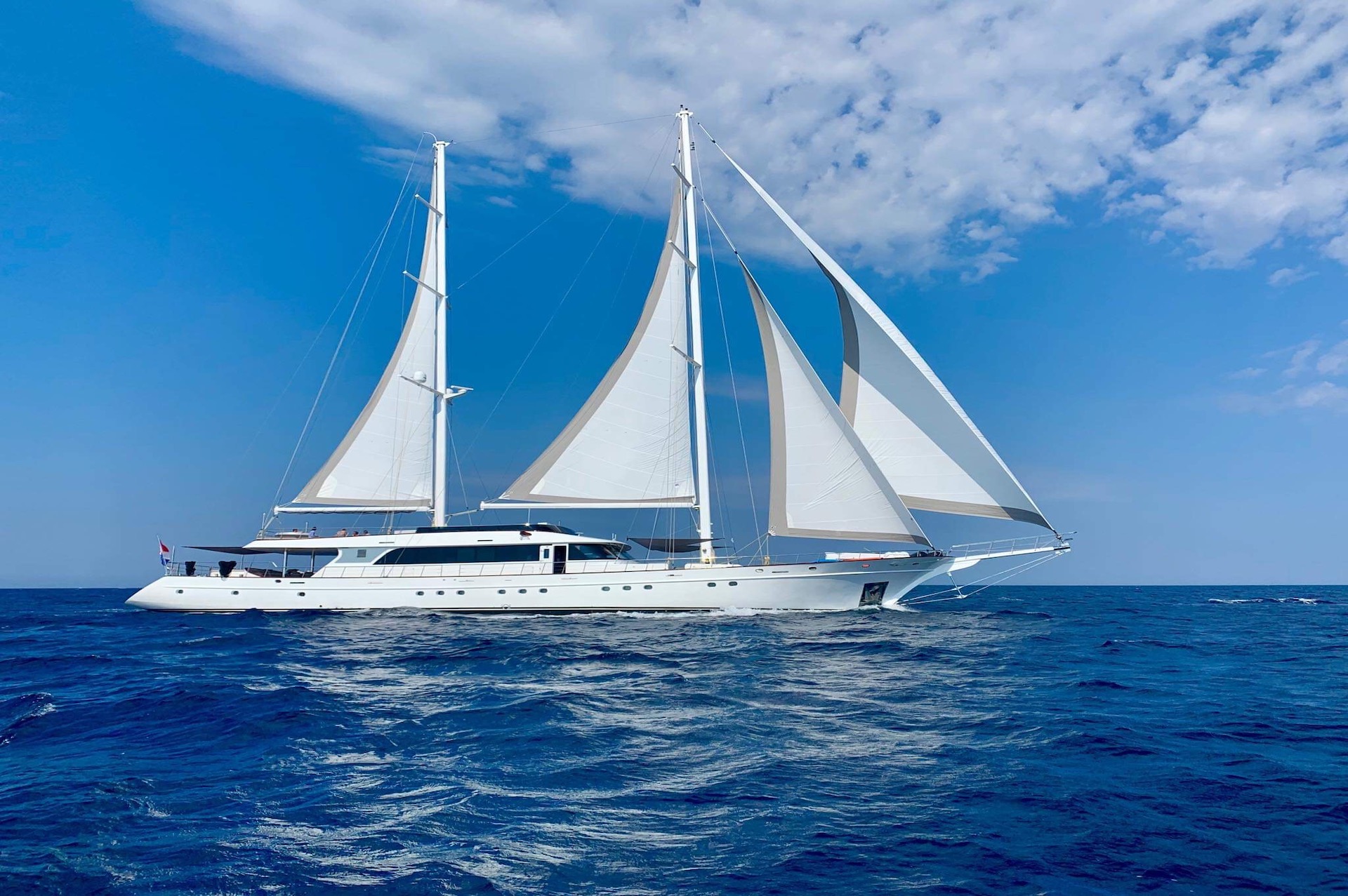 sailing yacht charter Lady Gita