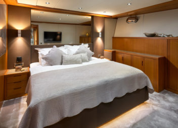 Sailing Yacht San Limi VIP cabin