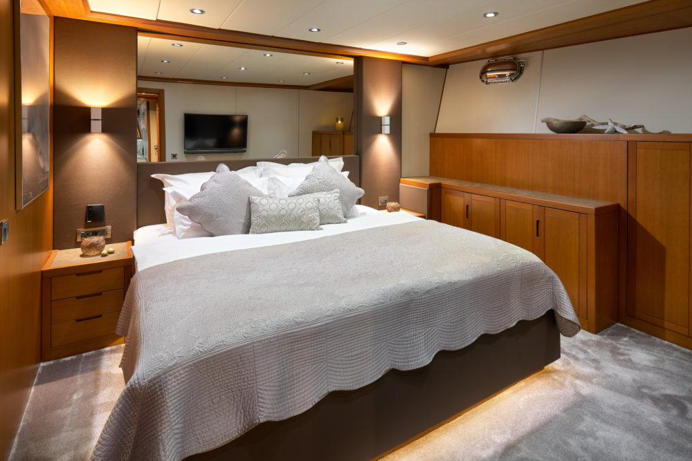 Sailing Yacht San Limi VIP cabin