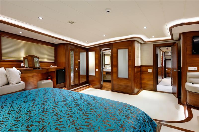Yacht Alessandro Master bedroom