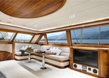 Yacht Alessandro saloon