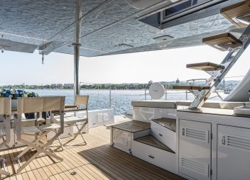 yacht charter Adea aft deck