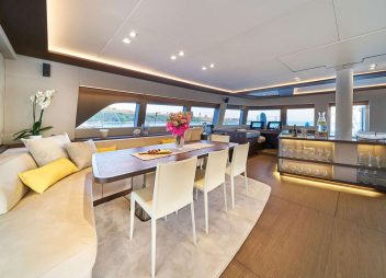 yacht charter Adriatic Dragon salon