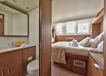 yacht charter Adriatic Tiger bathroom