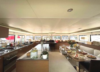 yacht charter Adriatic Tiger salon
