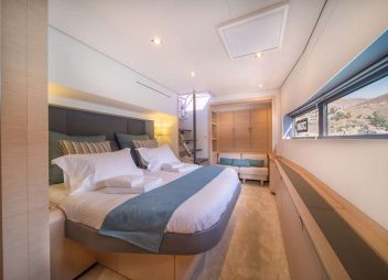 yacht charter Aether cabin