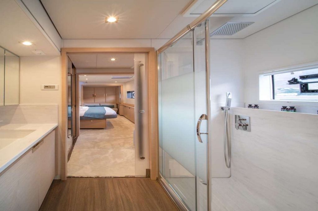 yacht charter Aether en suite