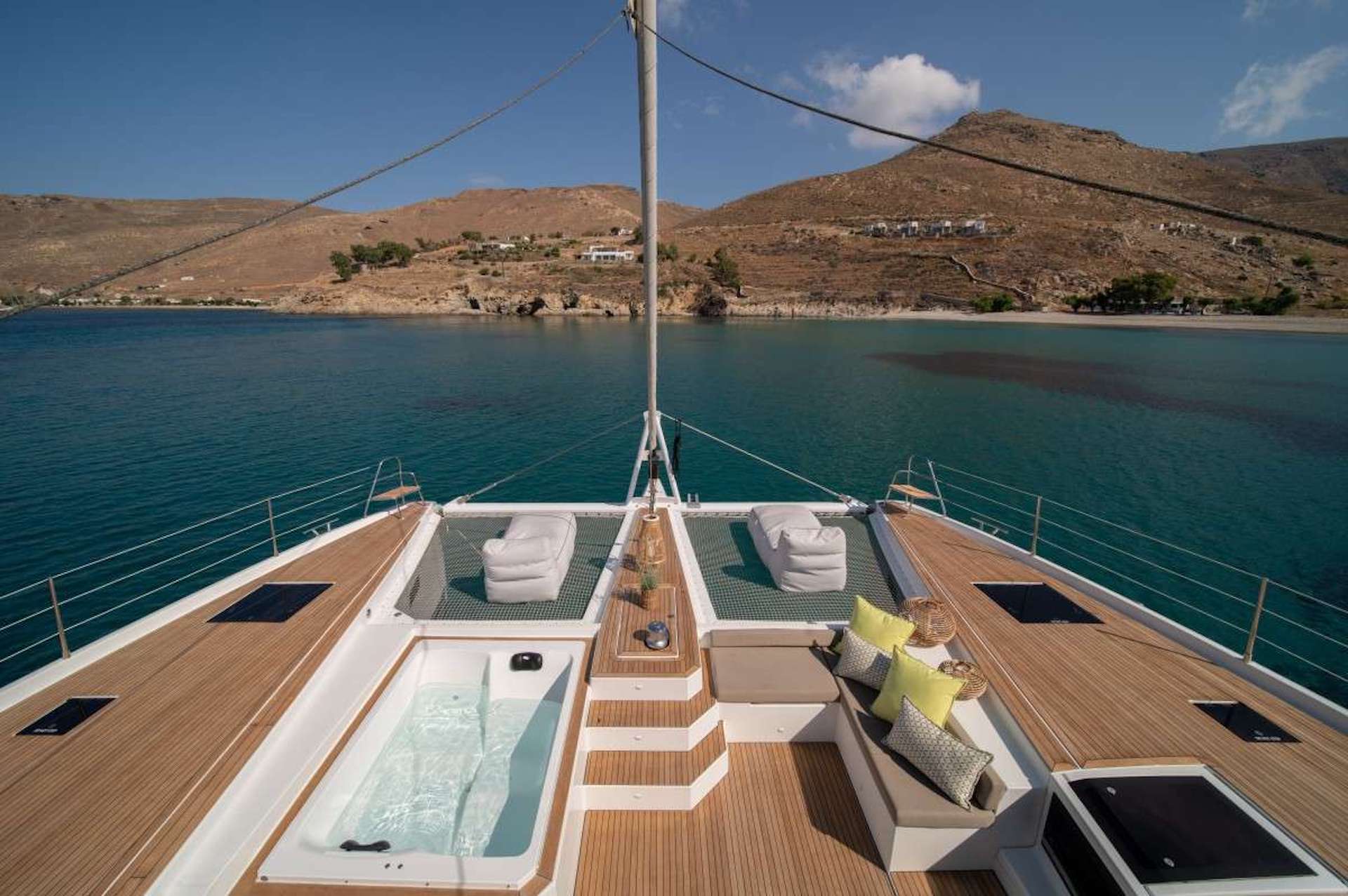 yacht charter Aether jacuzzi