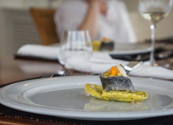 yacht charter Alba fine dining