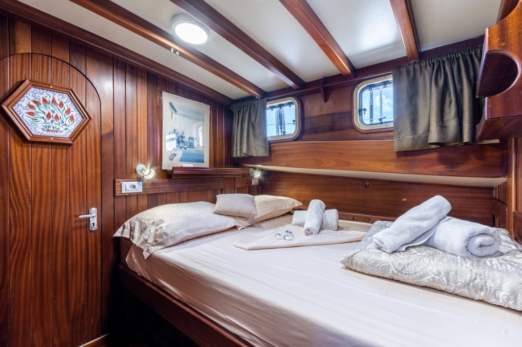 yacht charter Angelica cabin