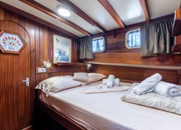 yacht charter Angelica cabin