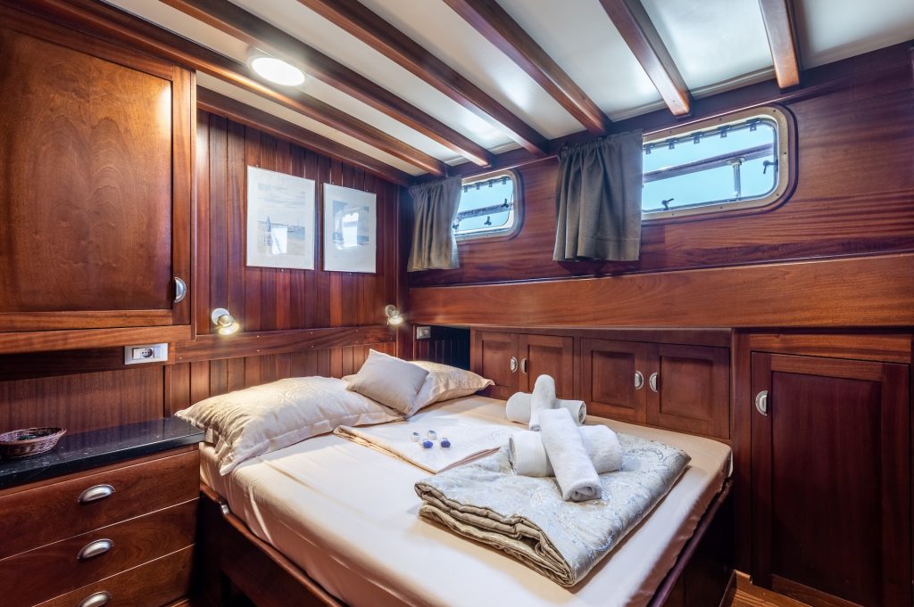 yacht charter Angelica double cabin