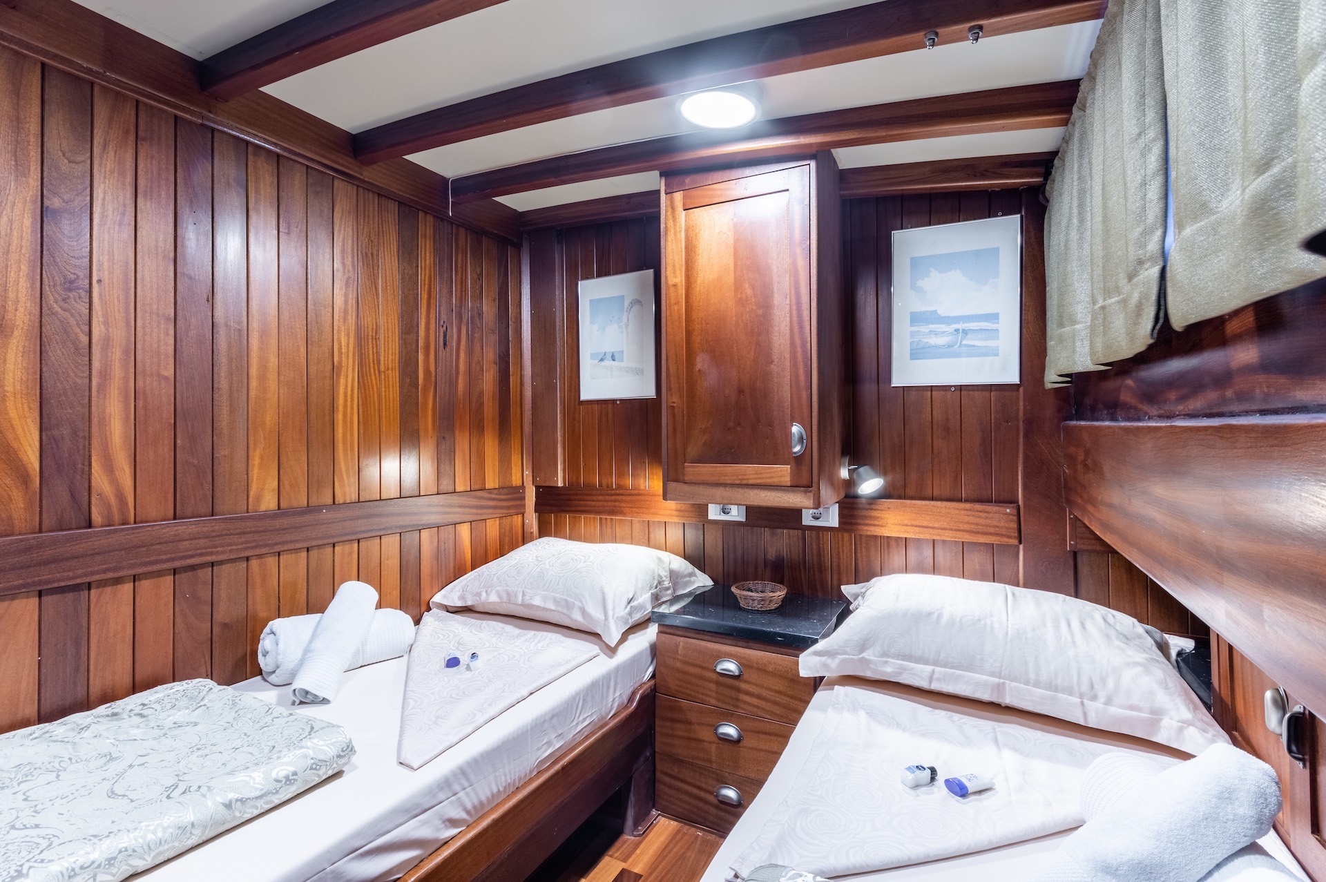 yacht charter Angelica twin cabin