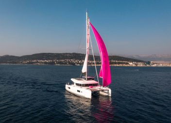 yacht charter Avocado catamaran