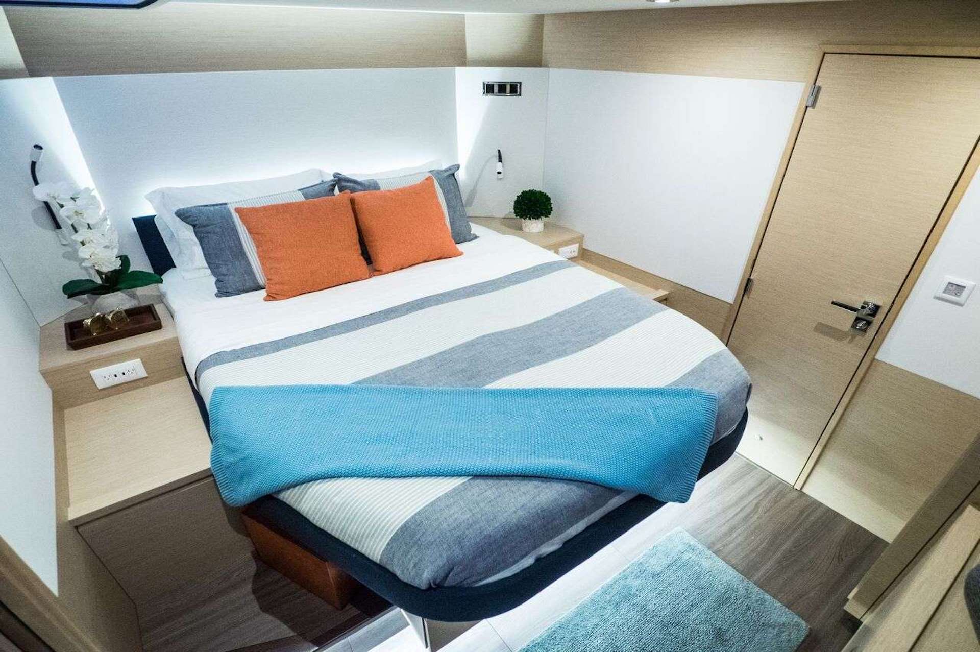 yacht charter Blue Pepper cabin