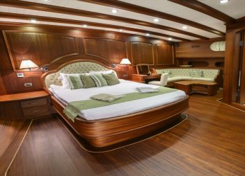 yacht charter Caner IV cabin luxury