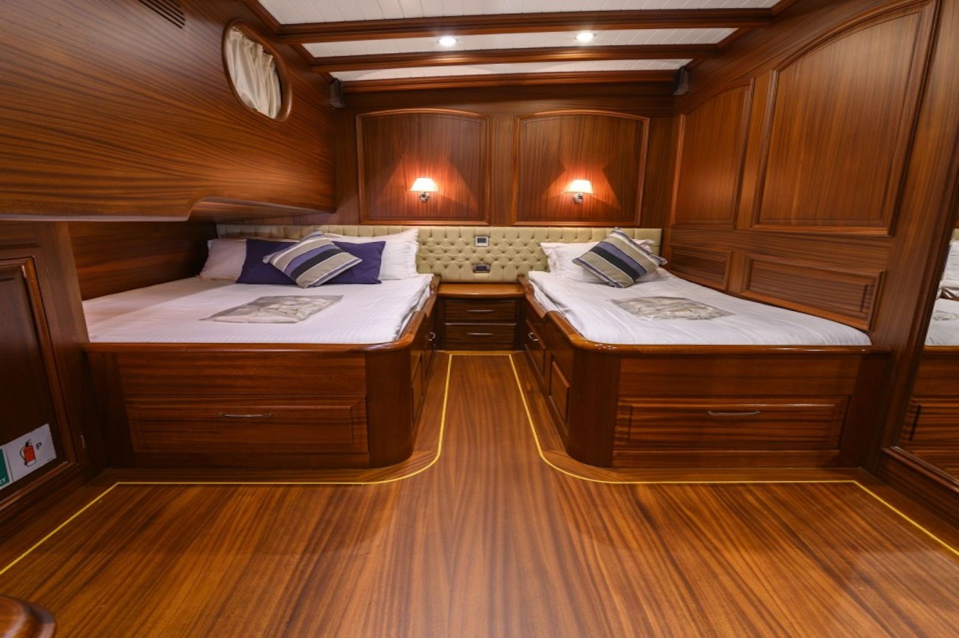 yacht charter Caner IV cabin