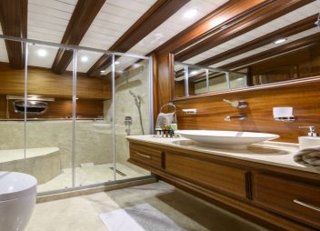 yacht charter Caner IV ensuite