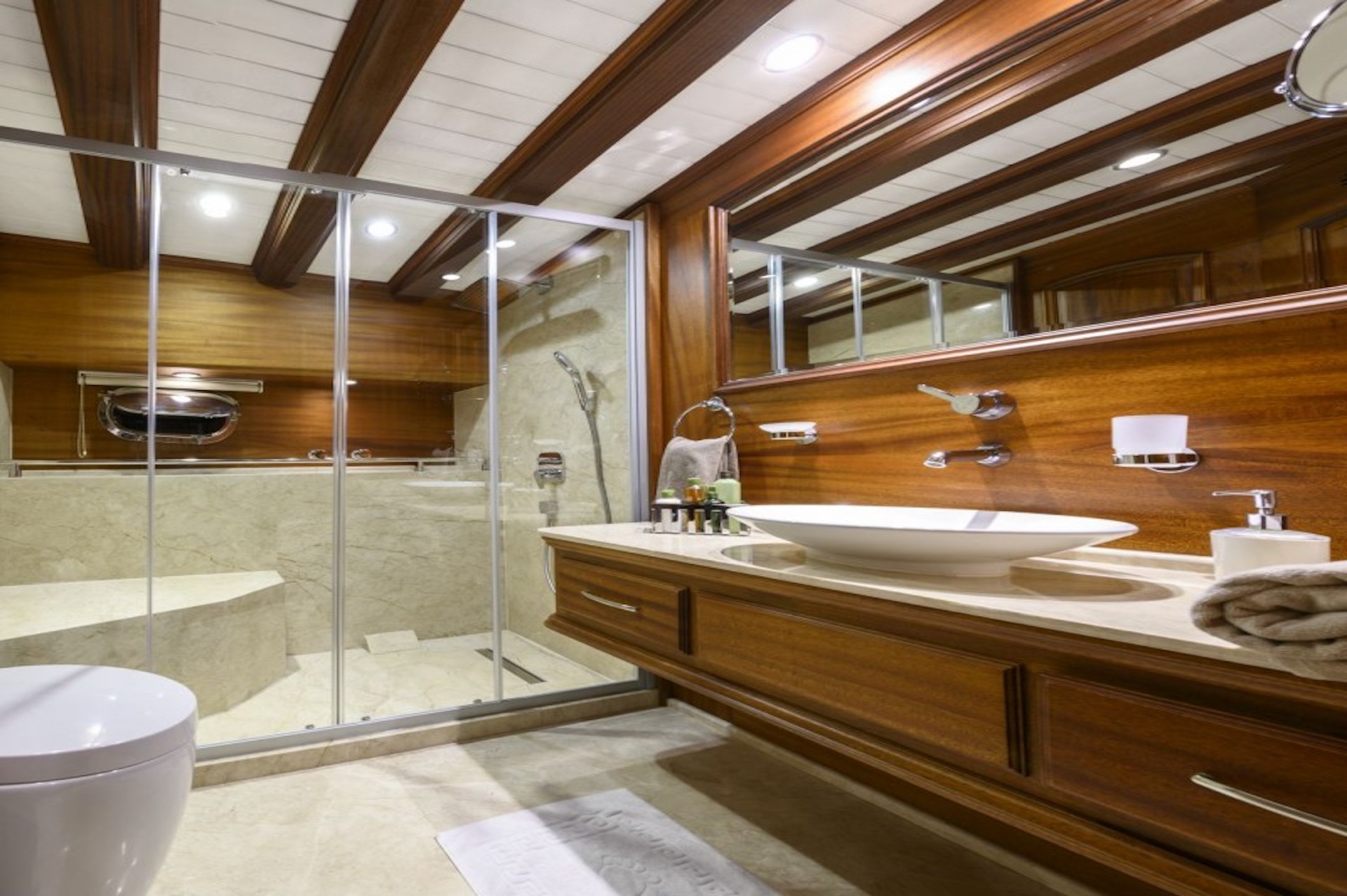 yacht charter Caner IV ensuite