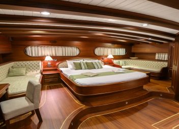 yacht charter Caner IV master cabin