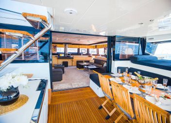 yacht charter Carpe Diem dining