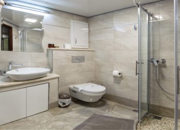 yacht charter Casablanca bathroom