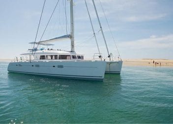 Yacht charter Catamaran Foxy Lady