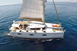 Yacht charter Catamaran High Jinks