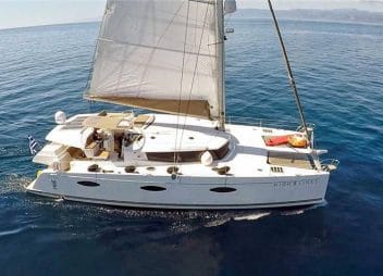 Yacht charter Catamaran High Jinks