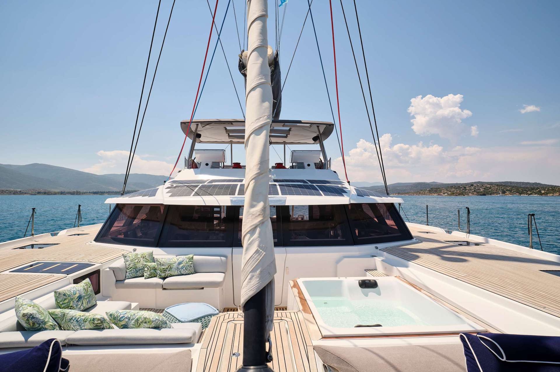 yacht charter catamaran Kimata deck